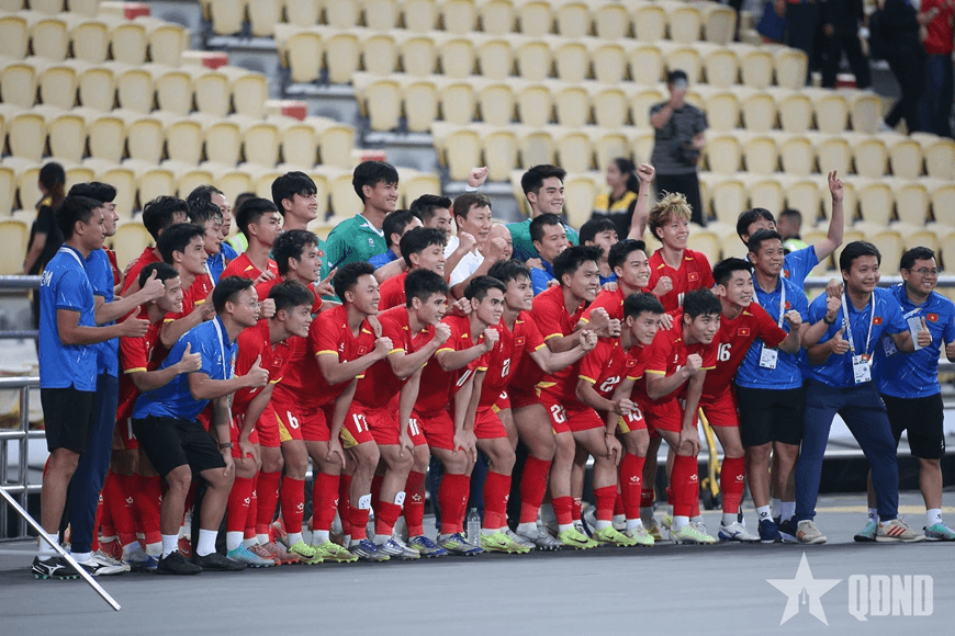 Tin thể thao (12-12): U22 Việt Nam và tuyển nữ Việt Nam nhận thưởng lớn