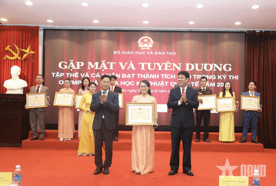 Tuyên dương 37 học sinh đoạt giải Olympic và khoa học quốc tế năm 2025