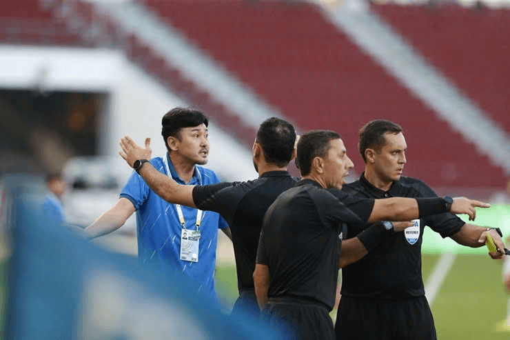 Tin thể thao (13-12): "Cánh tay phải" của HLV Kim Sang-sik bị treo quyền chỉ đạo ở bán kết SEA Games 33