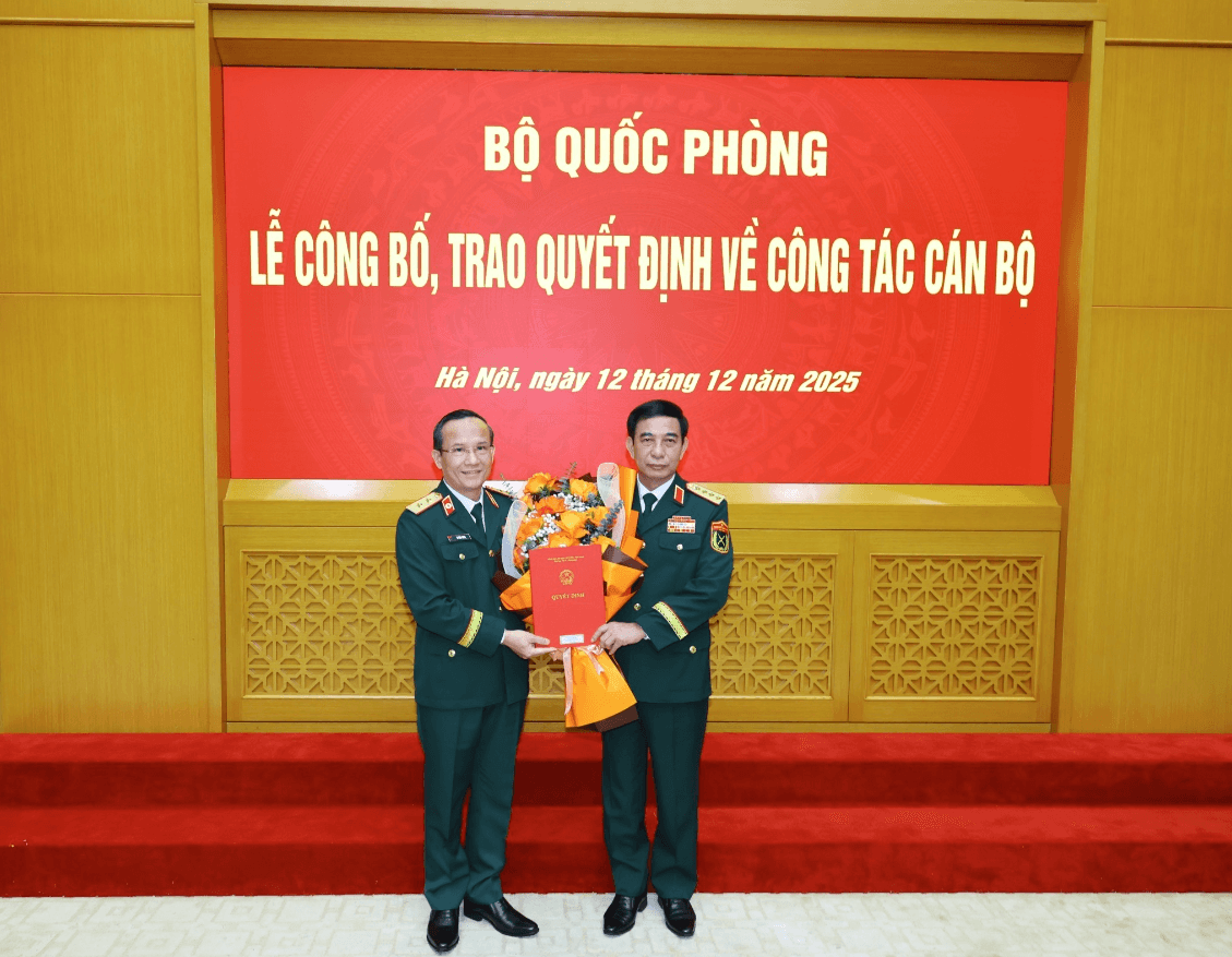 Giám đốc Bệnh viện Trung ương Quân đội 108 được thăng quân hàm Trung tướng