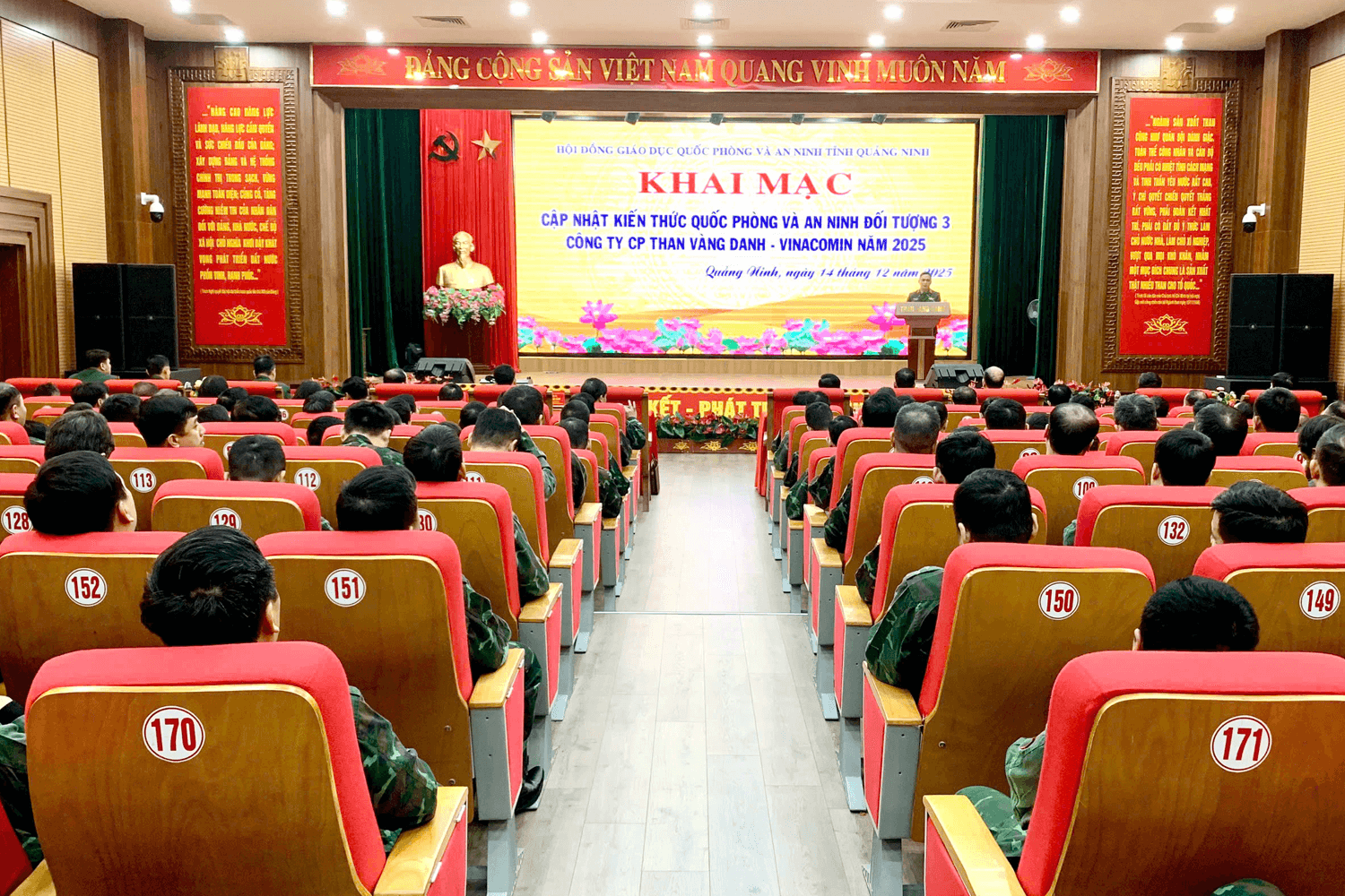 Khai mạc cập nhật kiến thức quốc phòng, an ninh đối tượng 3, năm 2025