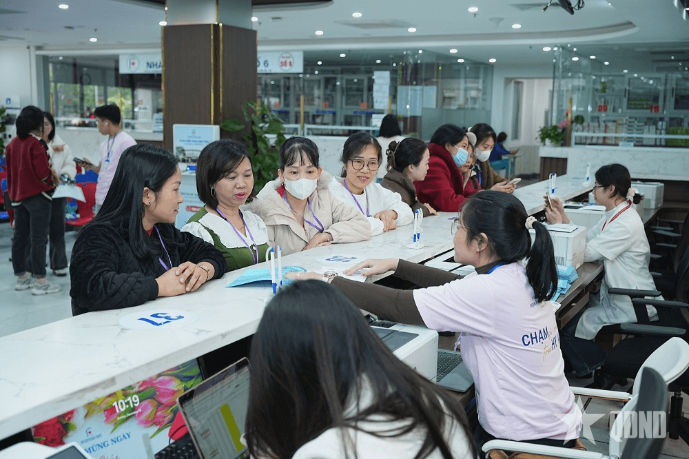Tầm soát ung thư miễn phí giúp 2.010 phụ nữ yếu thế: "Chạm sẻ chia, trao hy vọng"