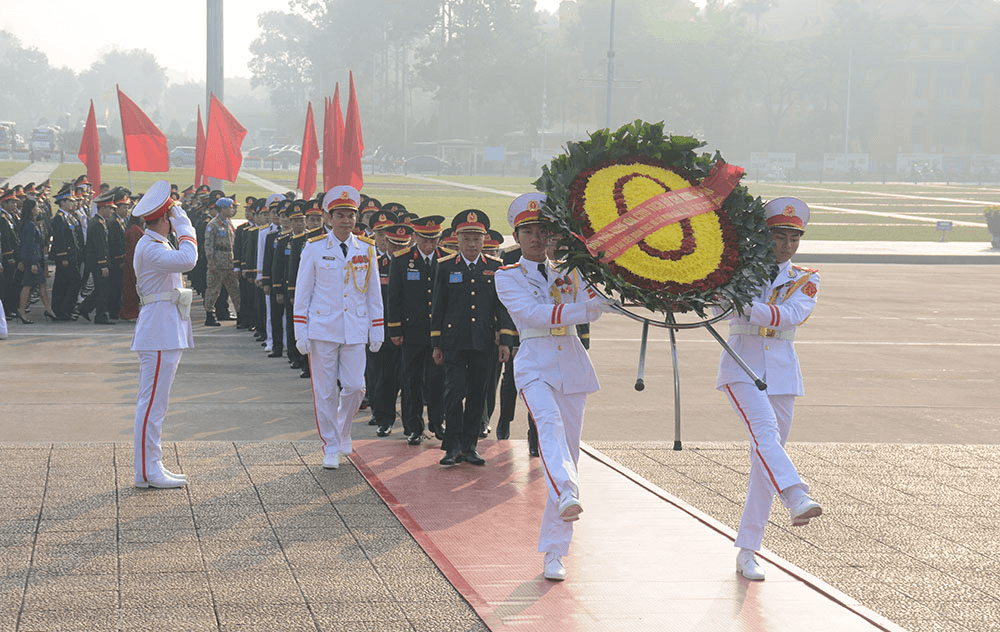 Thành kính dâng Bác chiến công