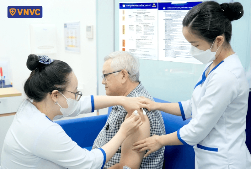 Thêm một loại vaccine phòng viêm phổi cho người lớn và người có bệnh nền