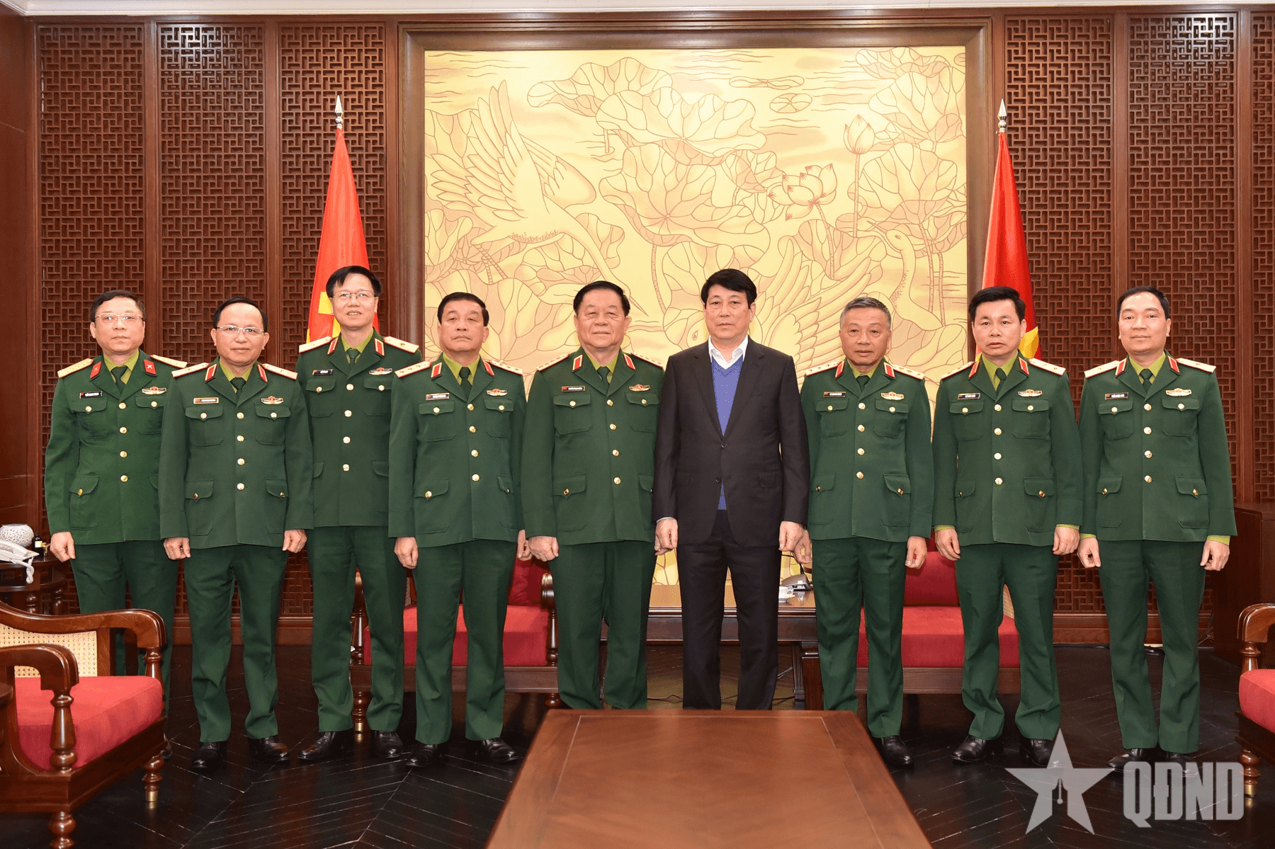 Đại tướng Nguyễn Trọng Nghĩa thăm, tặng quà các đồng chí lãnh đạo, nguyên lãnh đạo Đảng, Nhà nước, Quân đội