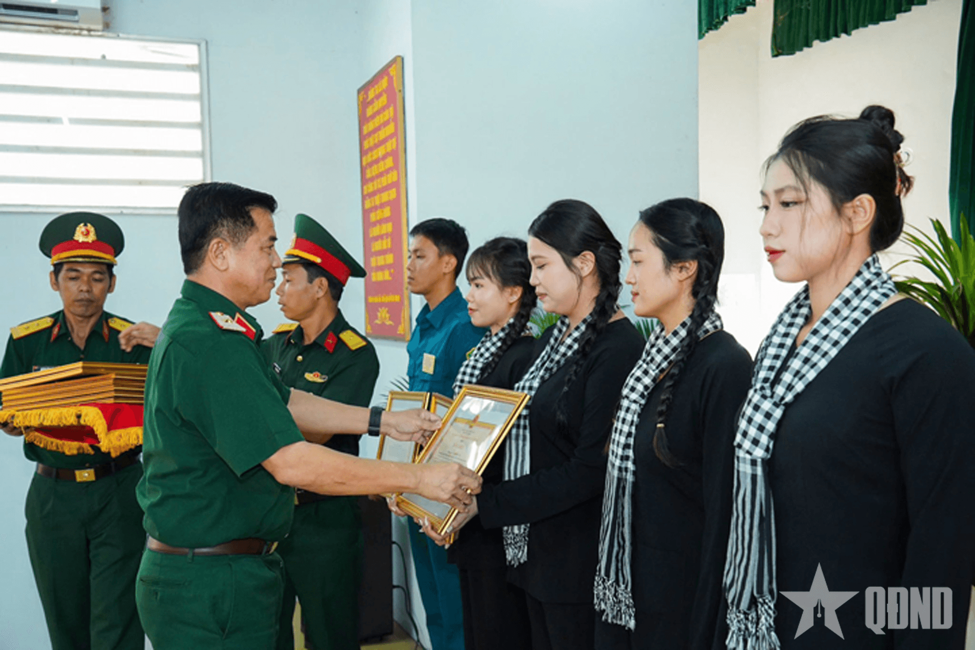 Ban chỉ huy Phòng thủ khu vực 3 - Tân An Hội: Tuyên dương lực lượng tham gia diễu binh, diễu hành