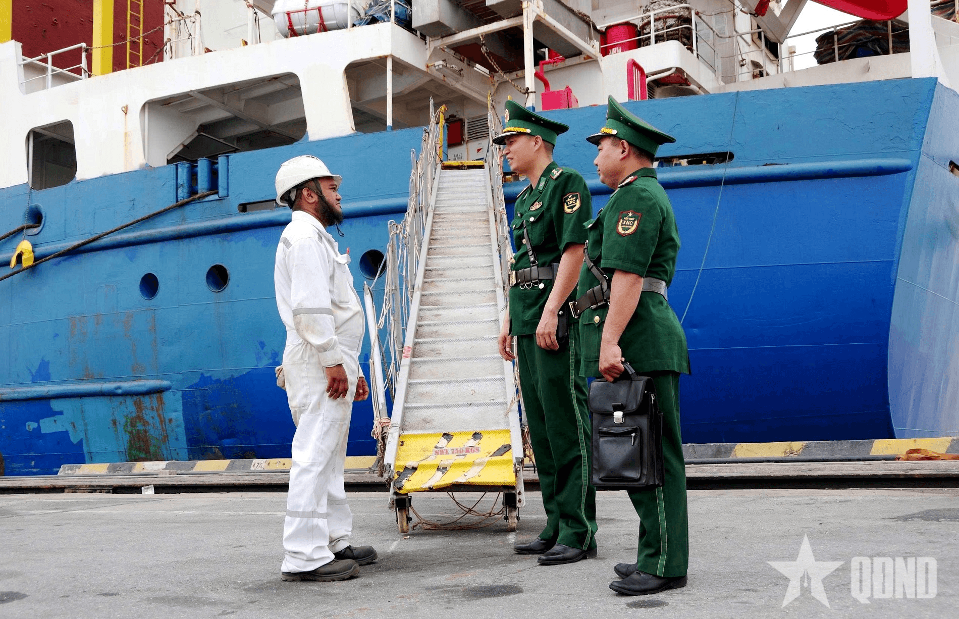 Ra mắt câu lạc bộ tiếng Anh cho cán bộ, chiến sĩ Biên phòng cửa khẩu cảng