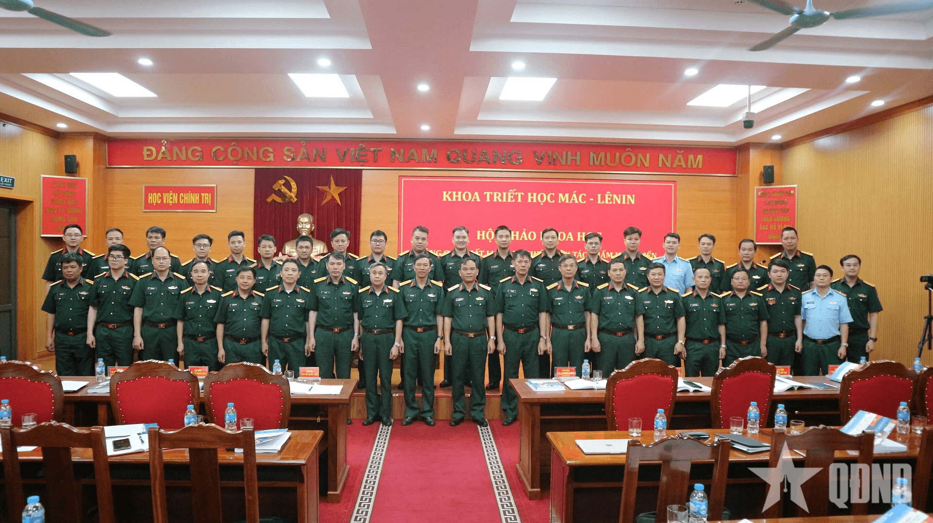Tăng tốc thi đua, tạo đột phá trong giảng dạy và đấu tranh tư tưởng, lý luận