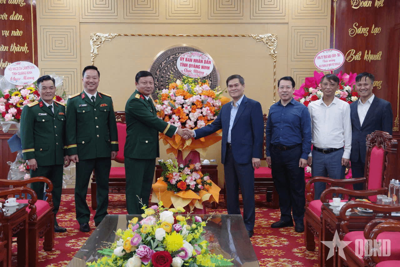 Lãnh đạo tỉnh Quảng Ninh thăm, chúc mừng Bộ CHQS tỉnh nhân Ngày thành lập Quân đội nhân dân Việt Nam