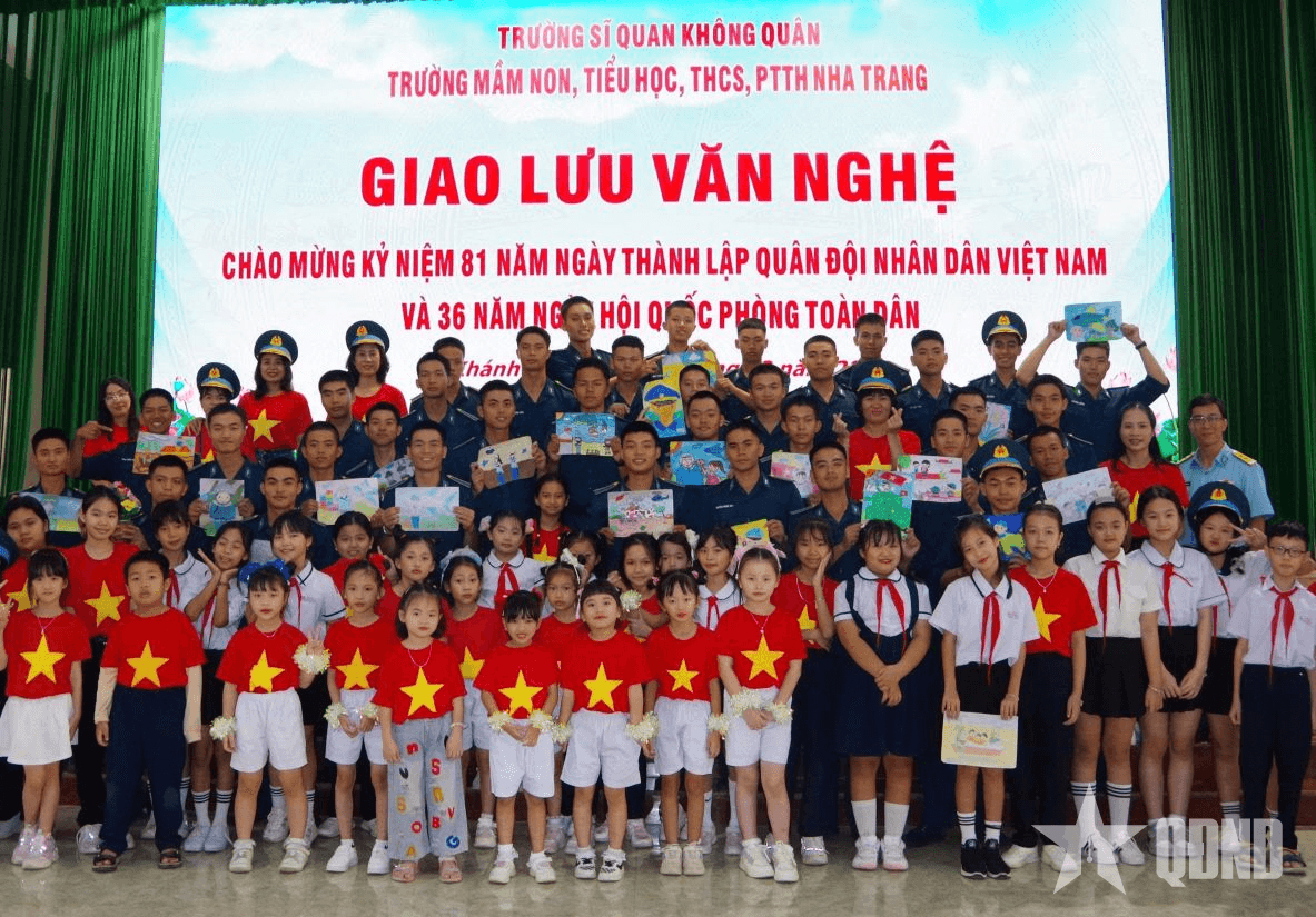 Gieo mầm ước mơ bay cao cùng Trường Sĩ quan Không quân