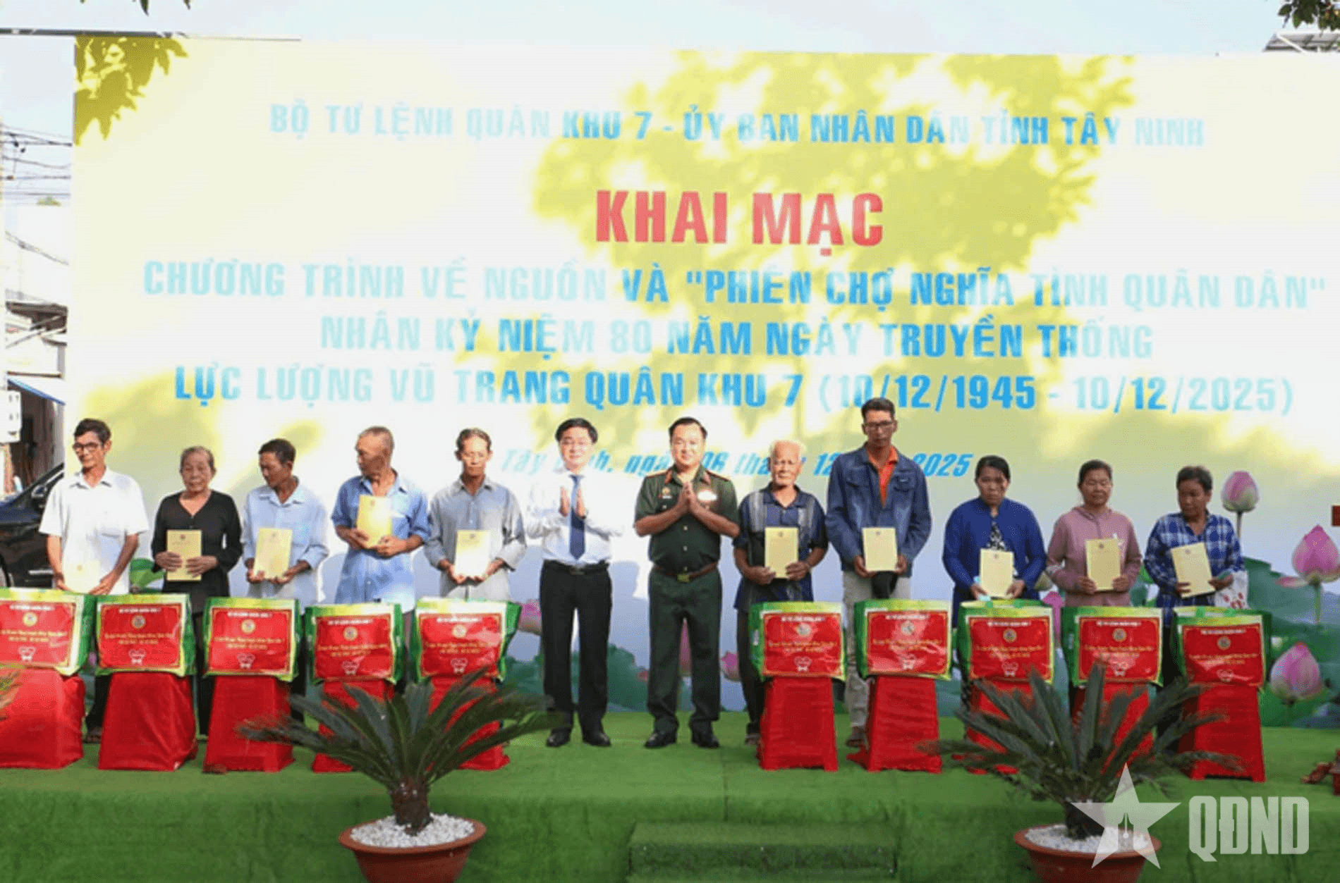 Quân khu 7 đa dạng hình thức giáo dục truyền thống, bồi đắp bản lĩnh chính trị cho chiến sĩ
