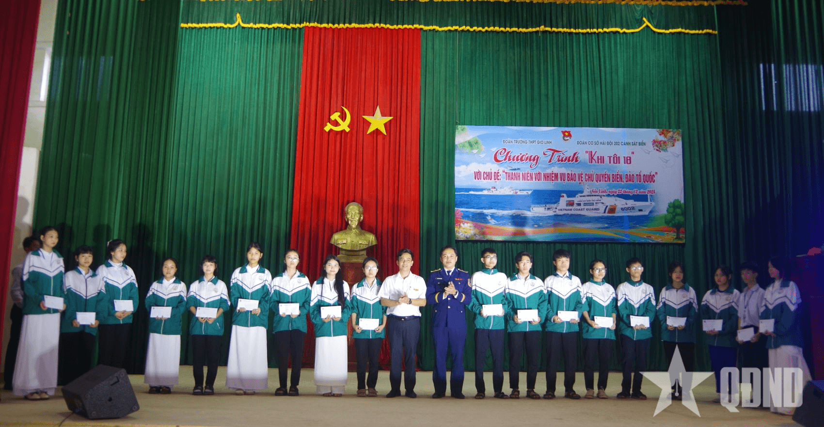 Hải đội 202 góp phần bồi đắp tình yêu biển, đảo cho thế hệ trẻ Quảng Trị