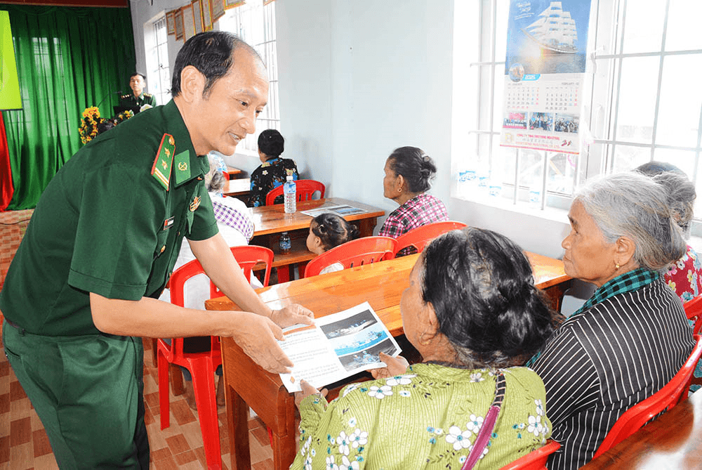 Giữ gìn an ninh trật tự vùng biên