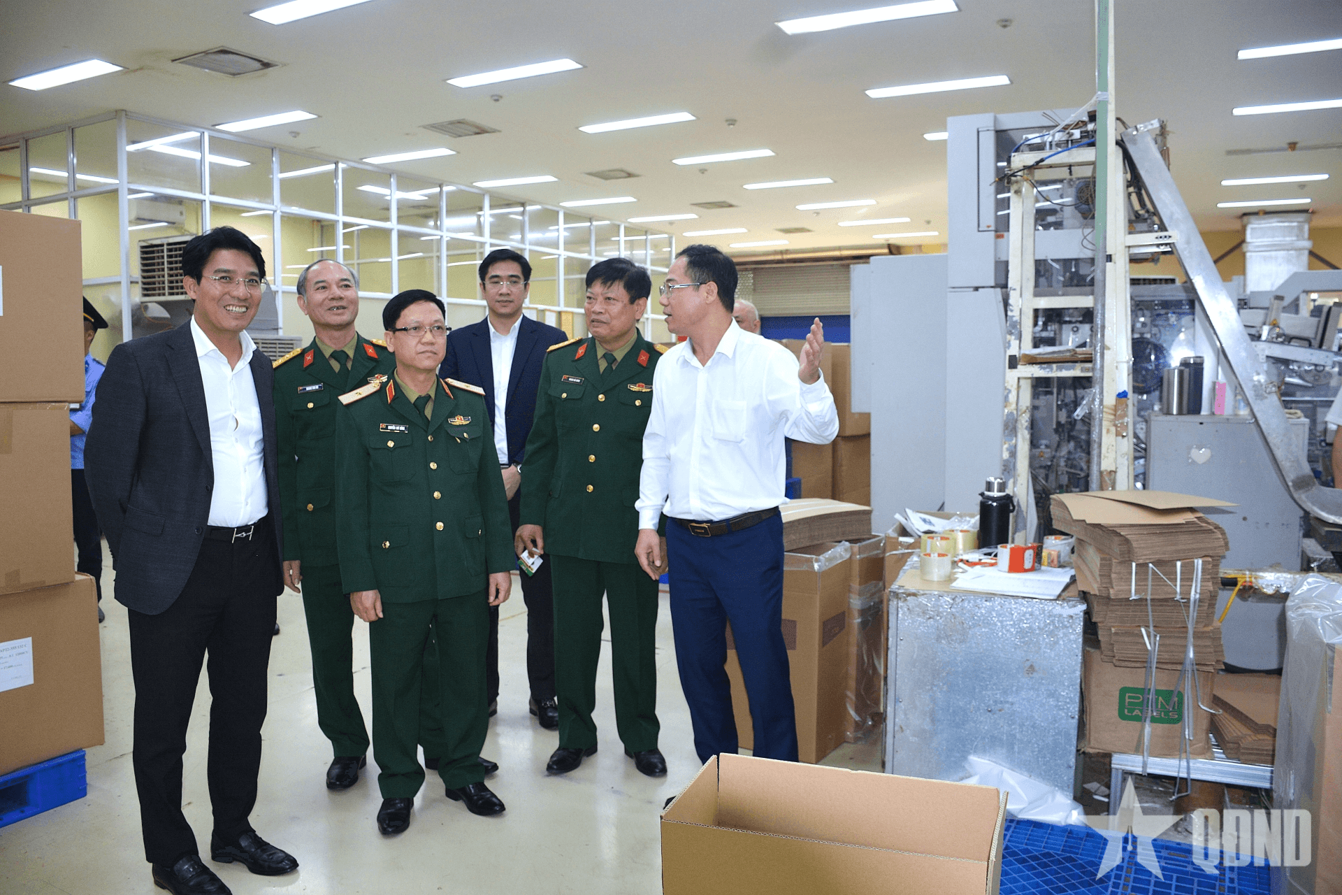 Tổng công ty Thuốc lá Việt Nam thực hiện hiệu quả công tác quốc phòng, quân sự