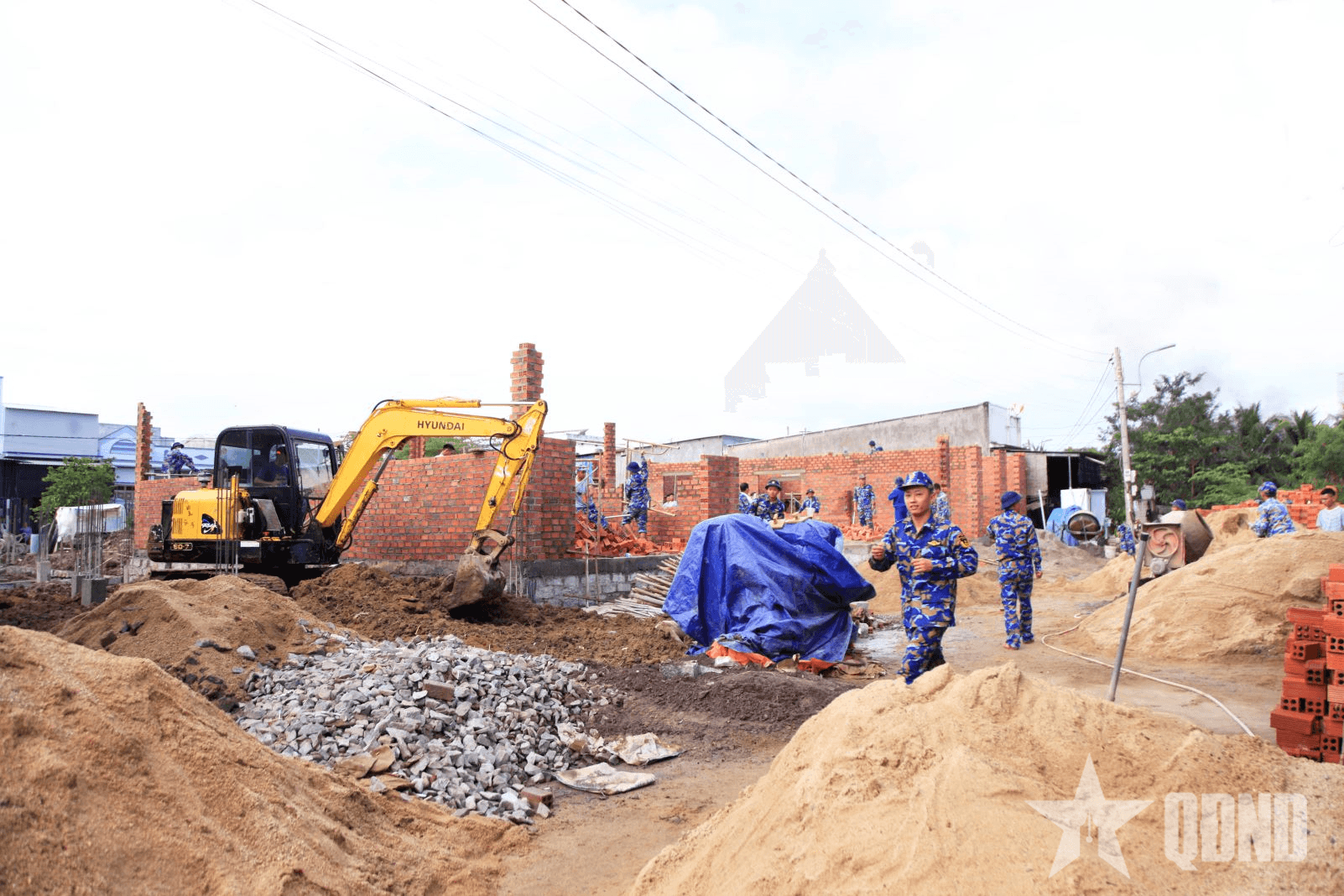 Lữ đoàn 162 tăng cường lực lượng đẩy nhanh tiến độ "Chiến dịch Quang Trung"