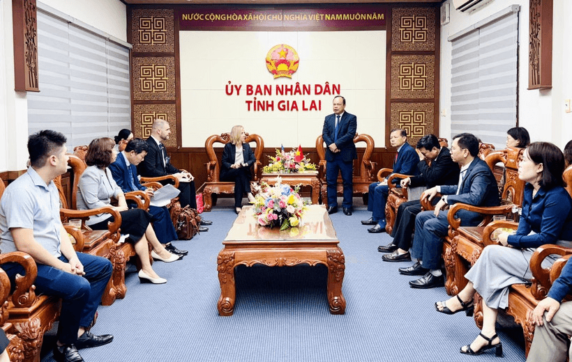 Trao viện trợ của Chính phủ Hoa Kỳ hỗ trợ nhân dân miền Trung phục hồi sau thiên tai