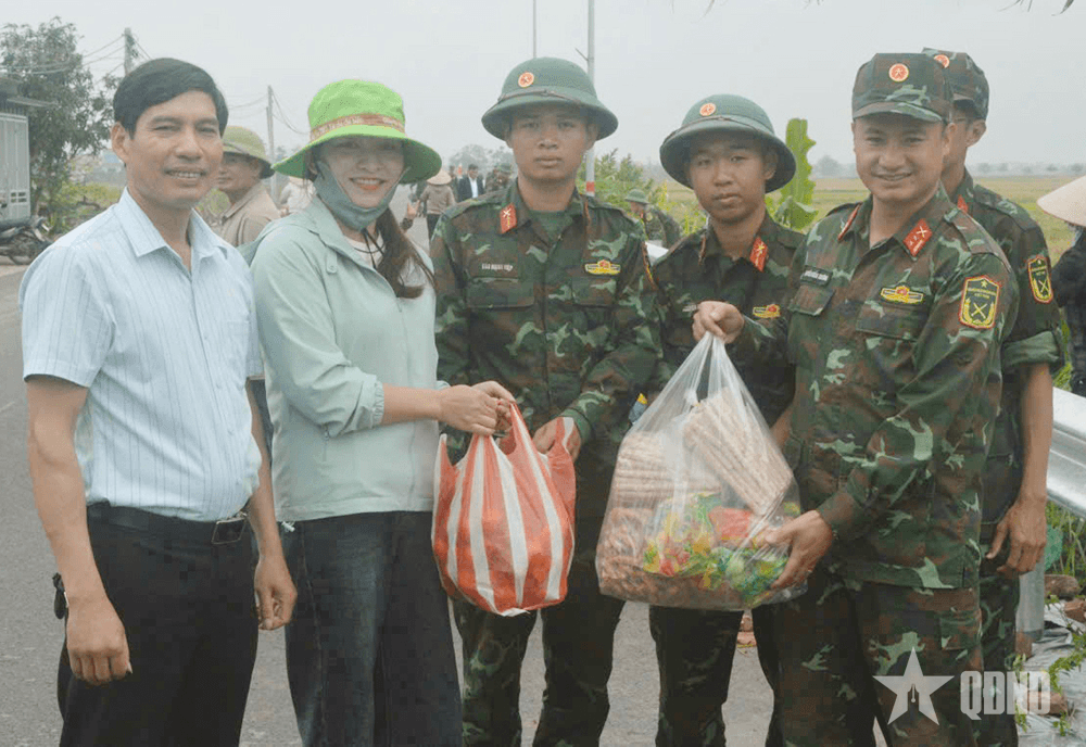 Mong các anh lại về