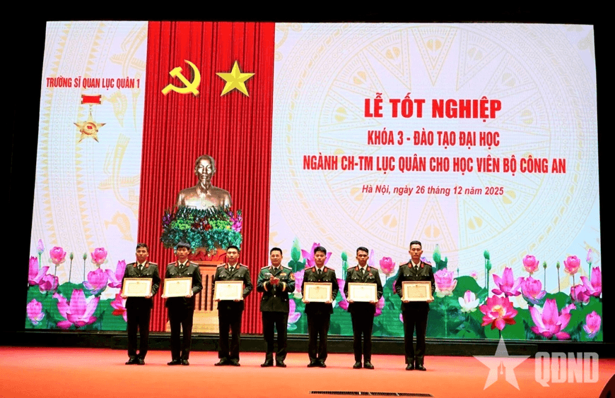 Trường Sĩ quan Lục quân 1 tổ chức tốt nghiệp cho học viên Bộ Công an