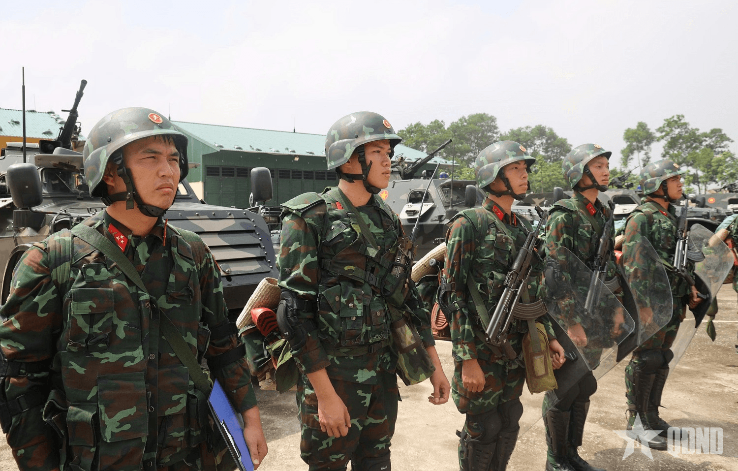 Lính trinh sát luyện rèn các phương án bảo vệ Đại hội XIV của Đảng
