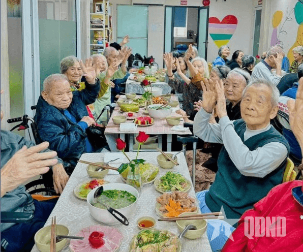 Tết ấm ở viện dưỡng lão