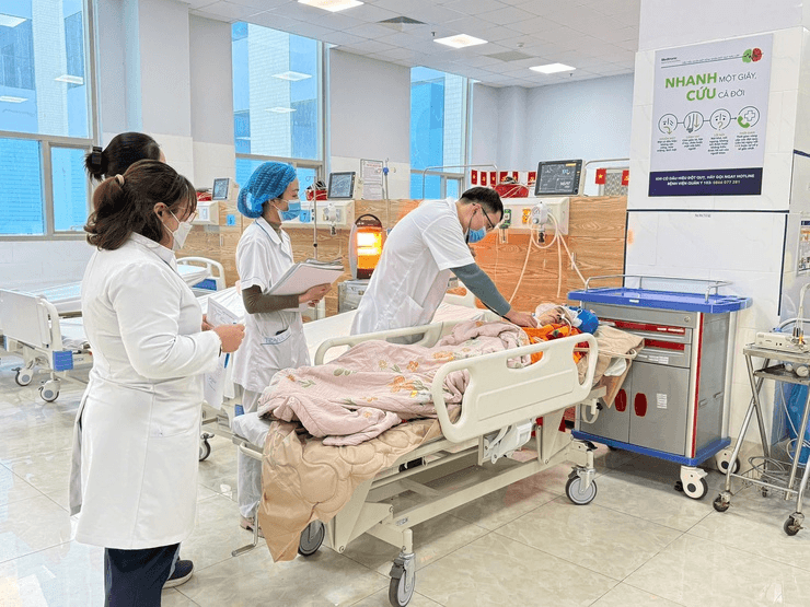 Nền nhiệt thấp liên tiếp, bệnh viện tại Hà Nội tăng cường chống rét cho bệnh nhân