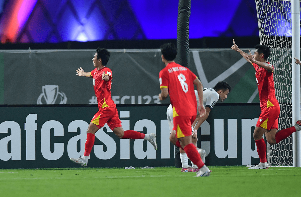 Video bàn thắng U23 Việt Nam và U23 Kyrgyzstan: Vỡ òa phút 87
