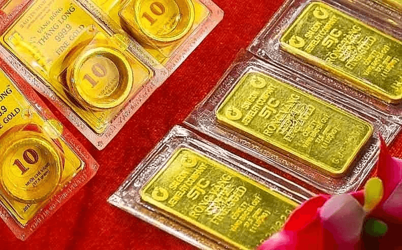 Giá vàng hôm nay (trưa 11-1): Vàng miếng sắp chạm mốc 160 triệu đồng/lượng