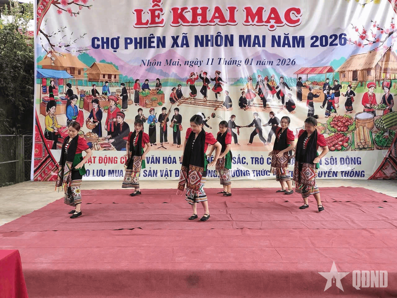 Chợ phiên ở xã vùng biên Nghệ An