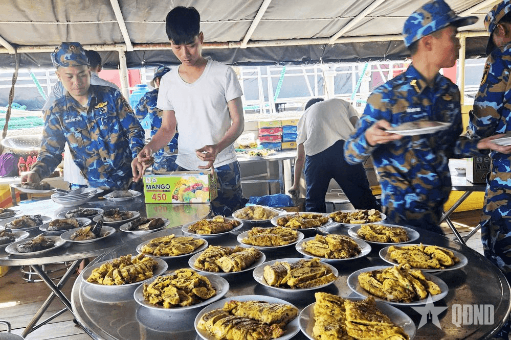 Những người lính biển chạy đua cùng sao sớm