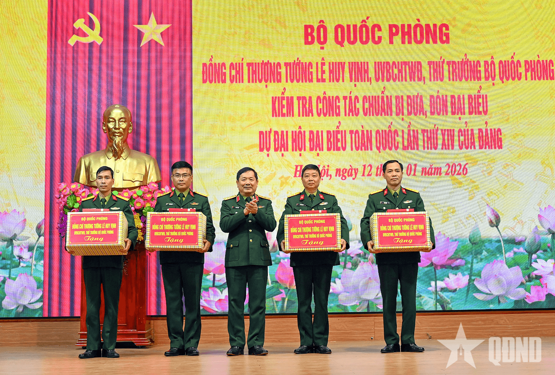 Thượng tướng Lê Huy Vịnh kiểm tra công tác chuẩn bị đưa, đón đại biểu dự Đại hội XIV của Đảng