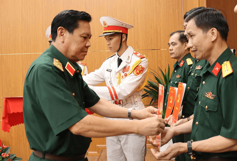 Triển khai đưa sĩ quan chính quy về Ban CHQS cấp xã