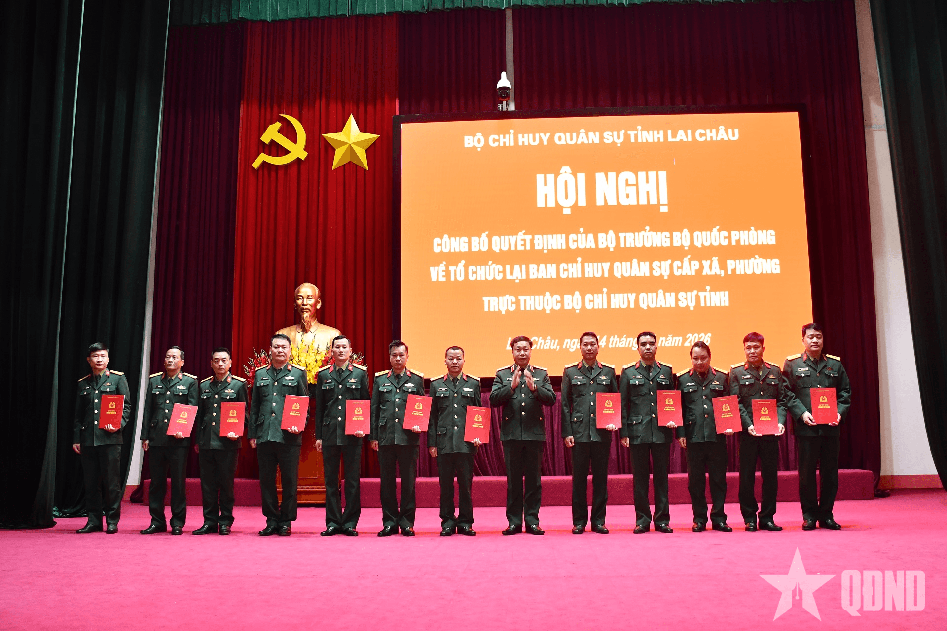 Lai Châu công bố quyết định bổ nhiệm 38 chỉ huy trưởng Ban CHQS xã, phường