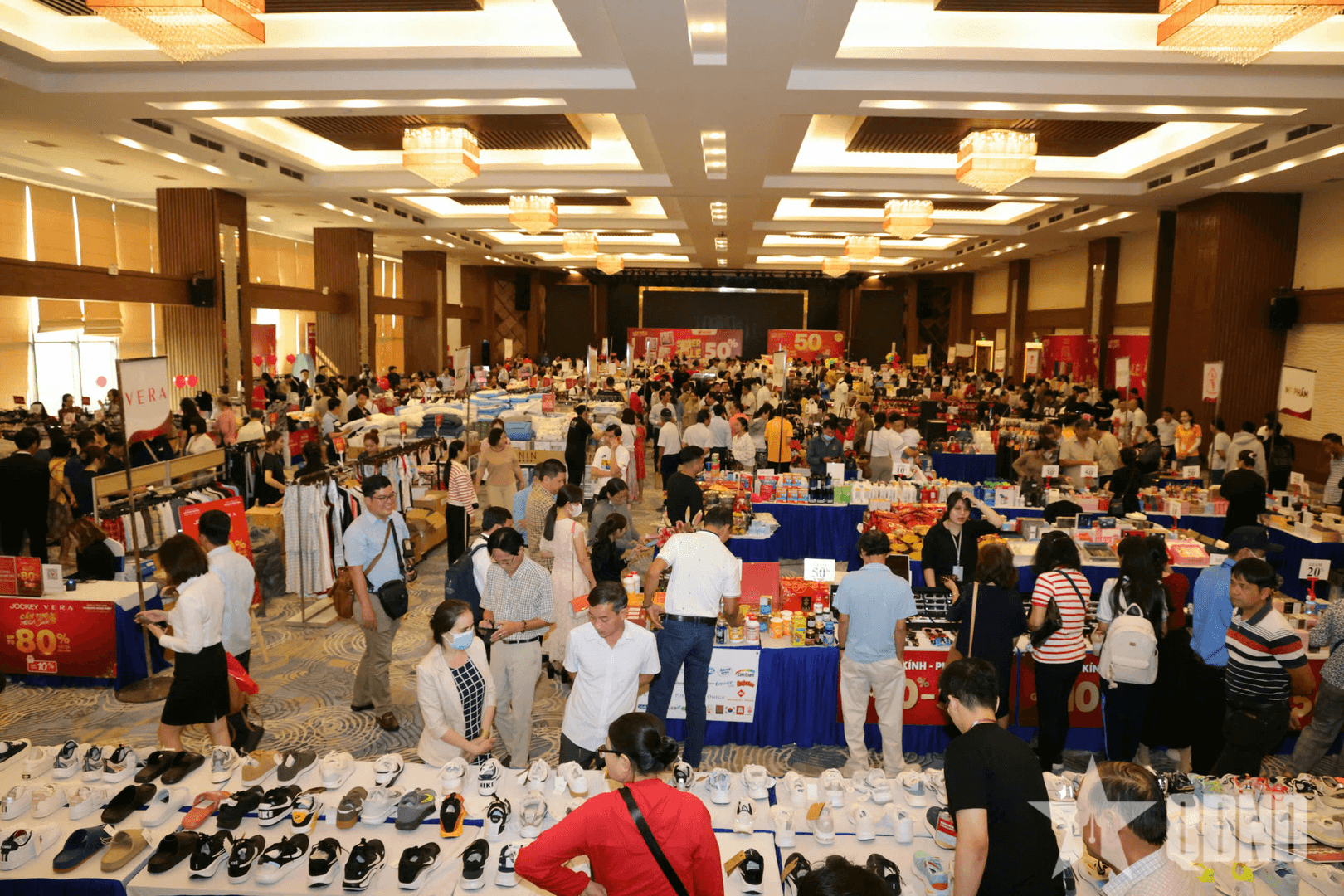 Sôi động thị trường mua sắm phục vụ Tết Nguyên đán tại Cần Thơ Mega Sale 2026