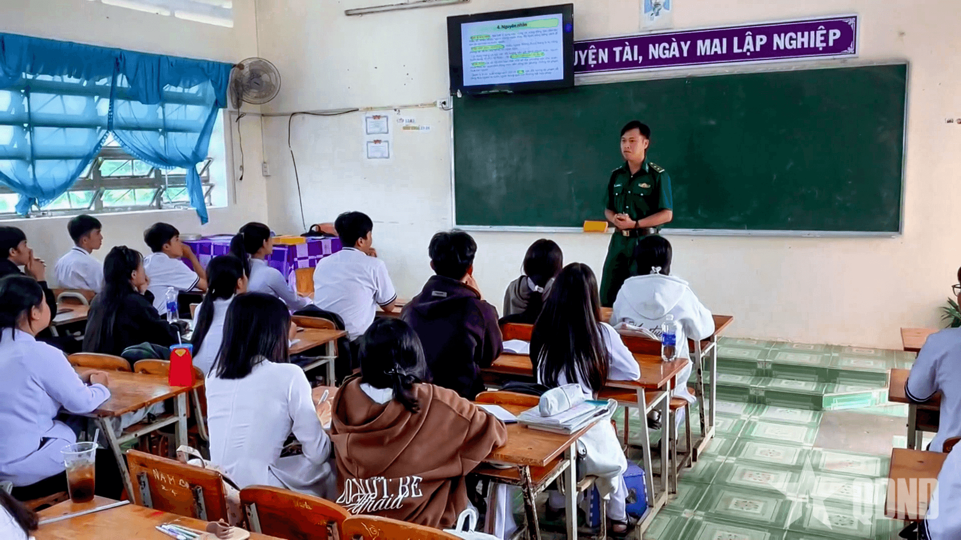 Trang bị, nâng cao nhận thức phòng, chống mua bán người cho học sinh