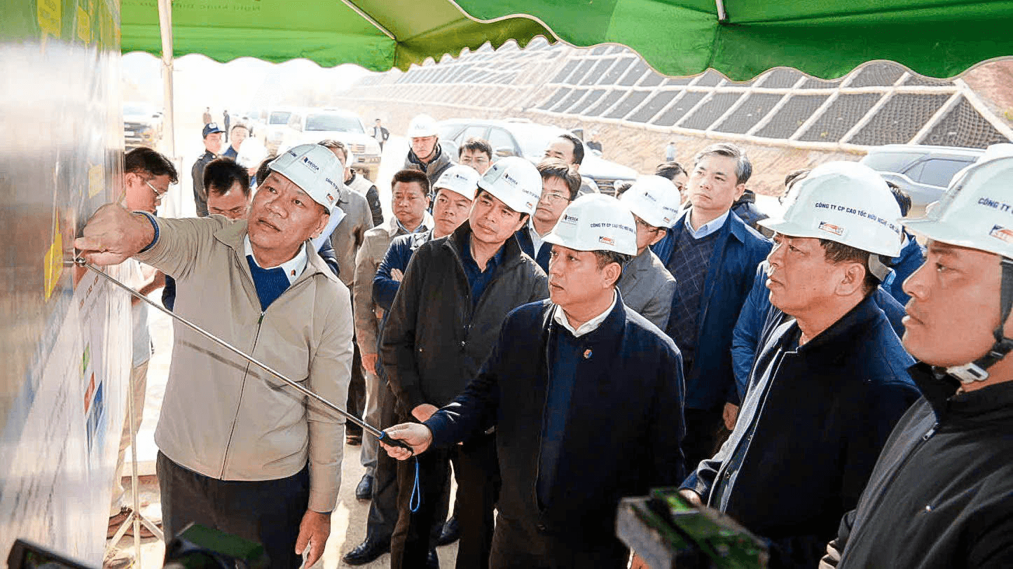 Bộ trưởng Bộ Xây dựng ghi nhận nỗ lực thi công hai dự án cao tốc trọng điểm tại Lạng Sơn và Cao Bằng