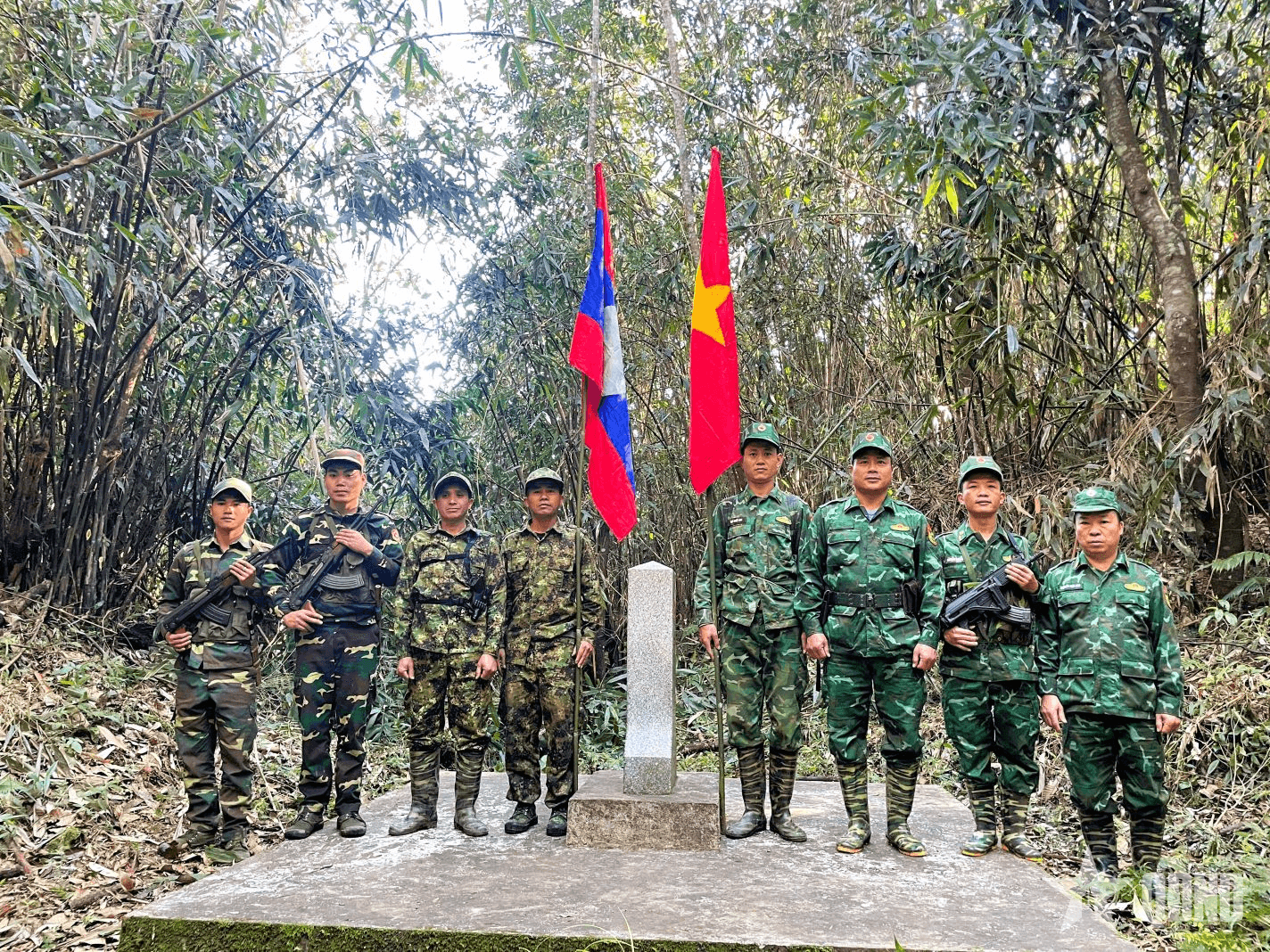Tuần tra song phương biên giới Việt Nam - Lào