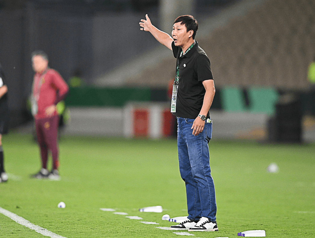 HLV Kim Sang-sik: Tôi nhận trách nhiệm về thất bại