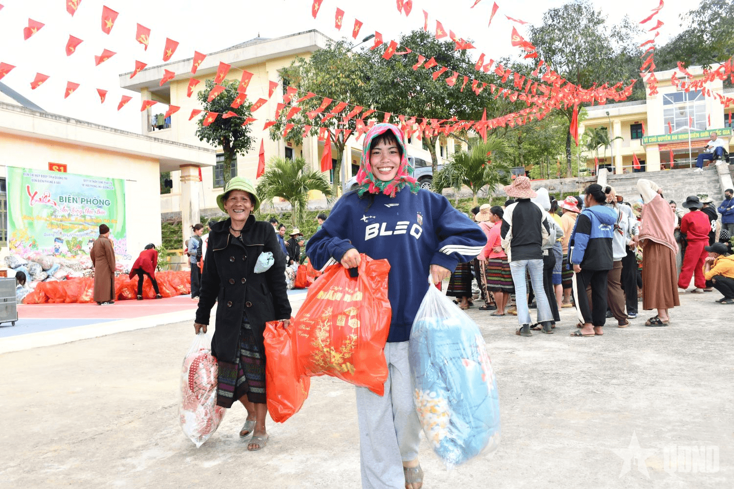 Mang xuân ấm đến với đồng bào Pa Cô tỉnh Quảng Trị
