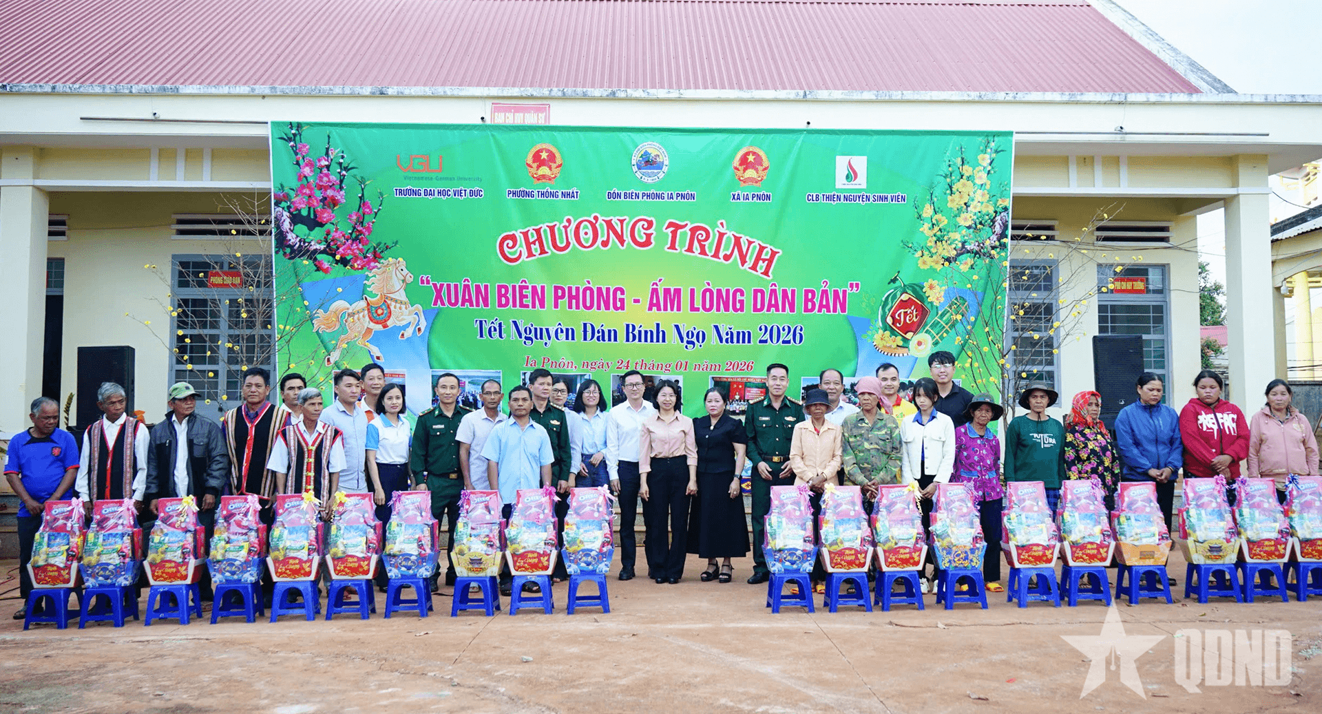 Bộ đội Biên phòng tỉnh Gia Lai: Trao 420 suất quà tặng các hộ nghèo và gia đình chính sách