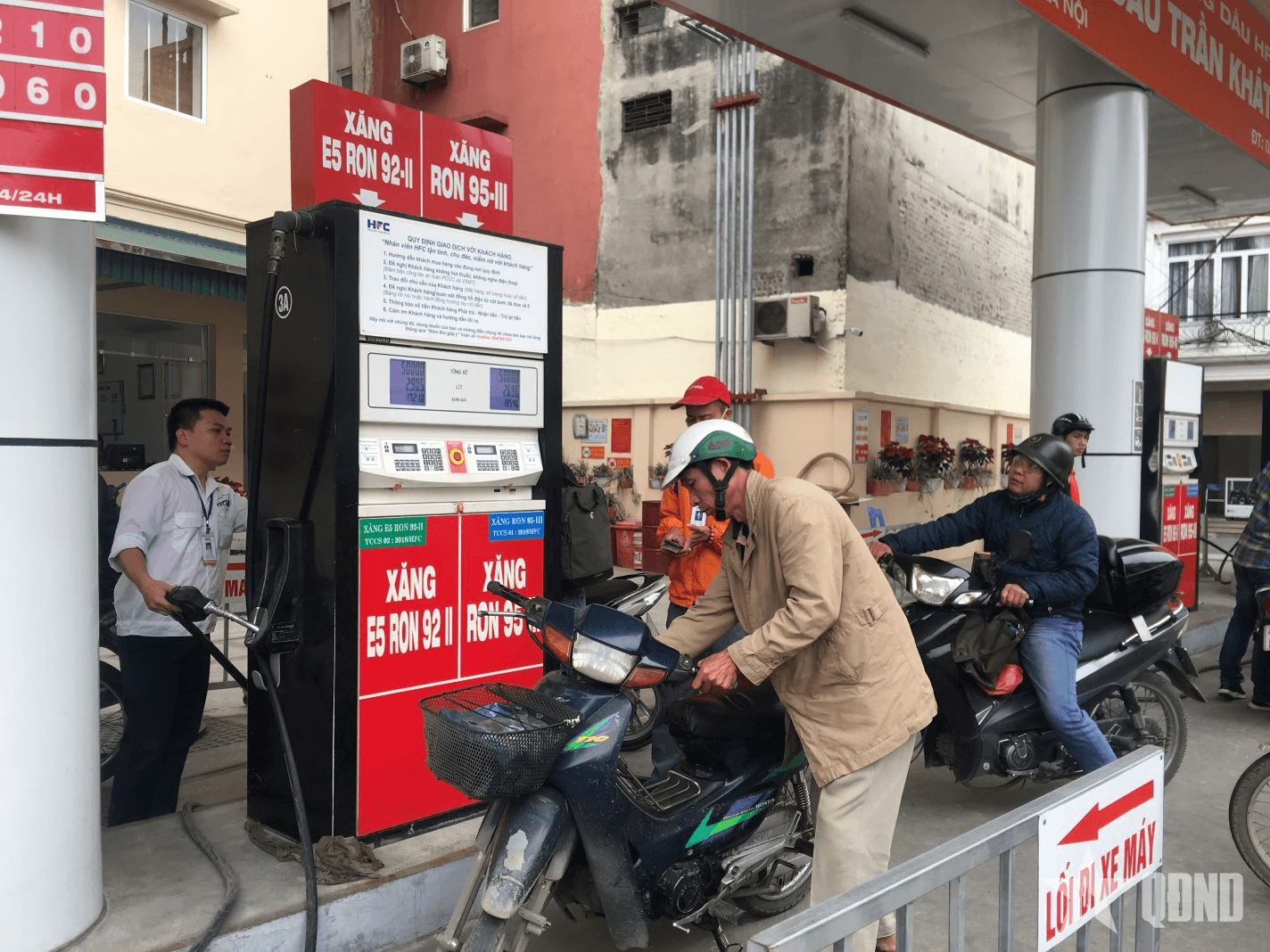 Bảo đảm nguồn cung xăng, dầu gắn với phát triển bền vững