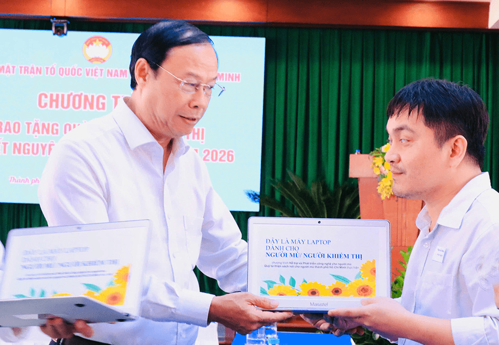 Chăm lo người yếu thế