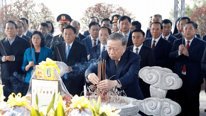 Tổng Bí thư Tô Lâm dâng hương tưởng niệm Tổng Bí thư Trần Phú và Tổng Bí thư Hà Huy Tập