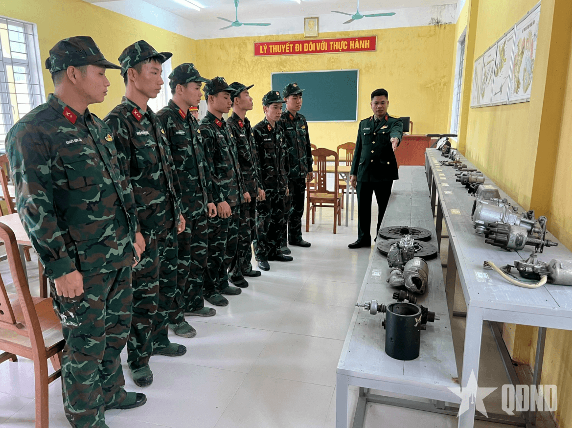 Ngày kỹ thuật tại Trung đoàn Pháo binh 452