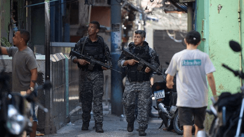 Brazil phối hợp FBI bắt nghi phạm đánh bom liều chết