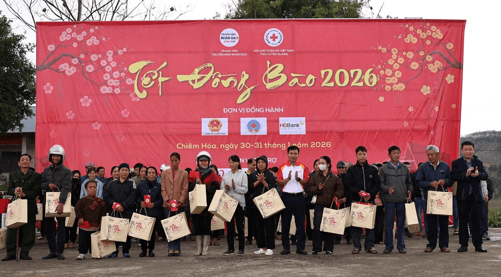 “Tết đồng bào 2026”: Mang Tết ấm, Xuân vui tới người dân Chiêm Hóa