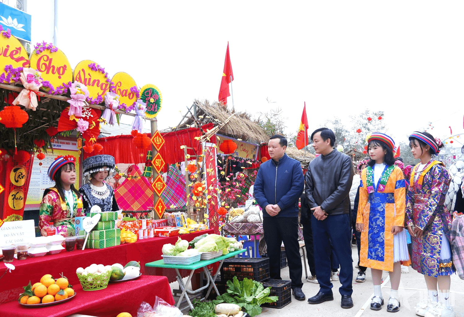 Hội chợ Tết “Xuân biên cương 2026” nơi lưu giữ văn hóa truyền thống