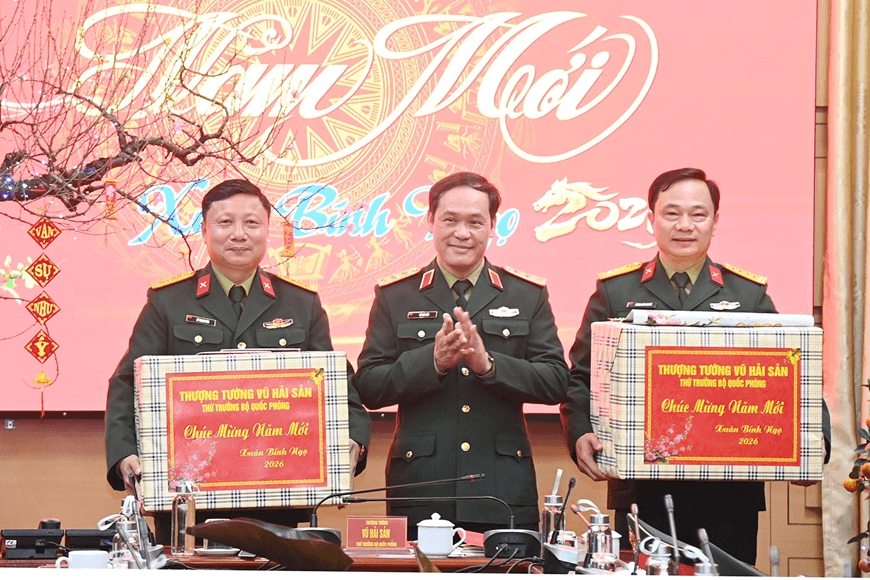 Thượng tướng Vũ Hải Sản thăm, chúc Tết Bộ CHQS tỉnh Quảng Ninh
