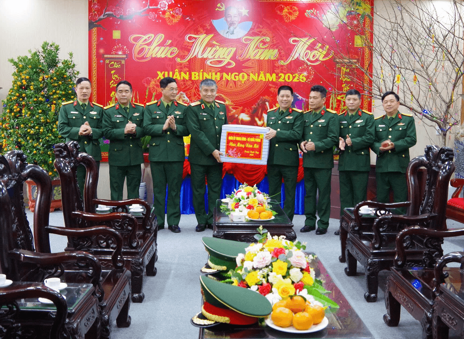 Thượng tướng Nguyễn Văn Hiền kiểm tra, chúc Tết tại Đoàn Kinh tế - Quốc phòng 313