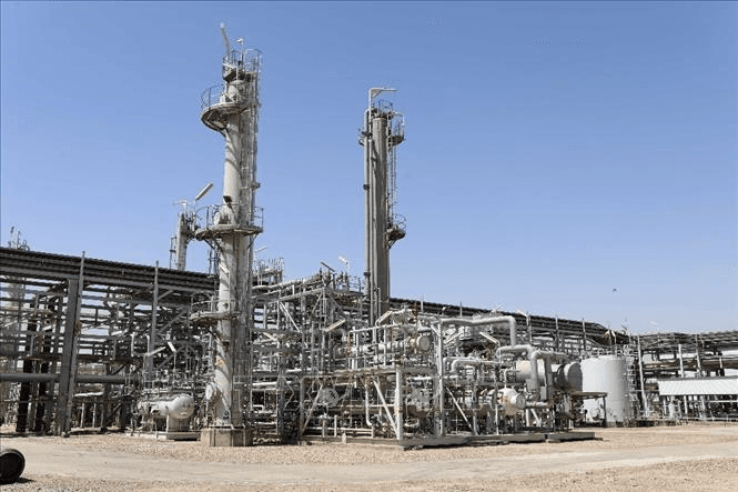 OPEC+ "đóng băng" sản lượng dầu trong tháng 3 tới