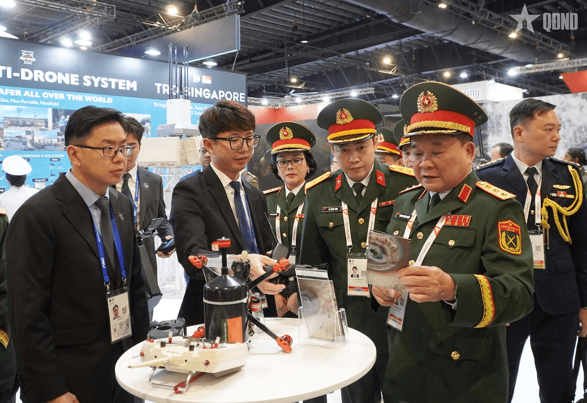Đoàn đại biểu Bộ Quốc phòng Việt Nam dự Triển lãm Hàng không Singapore